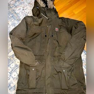 Fjallraven Yupik Parka Dark Green Men's L Fur Hood Winter Coat Heavy Outdoor